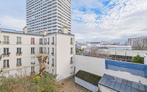 Appartement à vendre    3 pièces • 65,47 m2 Paris 18