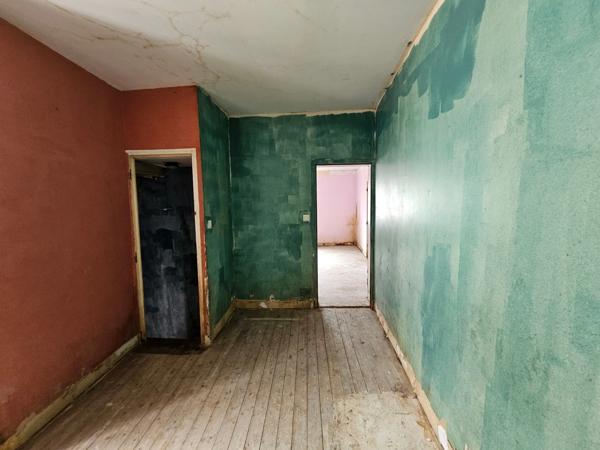 MAISON DE 100 m² AVEC 50 m² DE COMBLE AMMENAGABLE ET GRANGE DE 26 m² LE GOND PONTOUVRE (16)