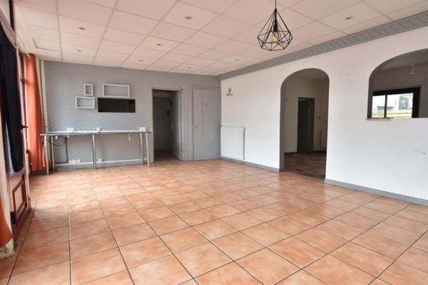 Local Commercial à PLONEVEZ-PORZAY, 29550 - 7 pièces 213m²