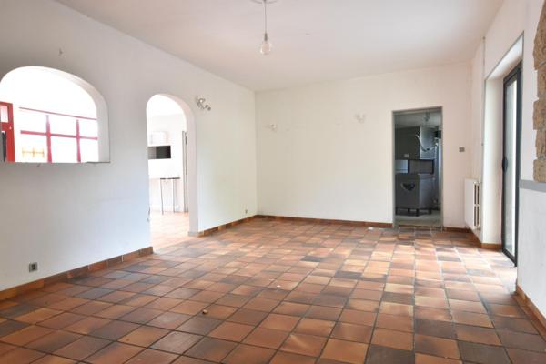Local Commercial à PLONEVEZ-PORZAY, 29550 - 7 pièces 213m²