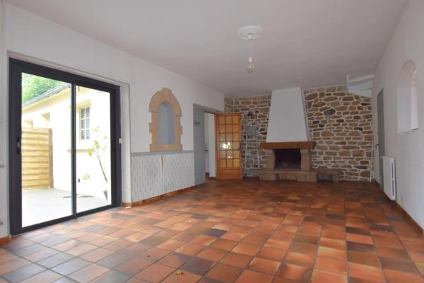 Local Commercial à PLONEVEZ-PORZAY, 29550 - 7 pièces 213m²