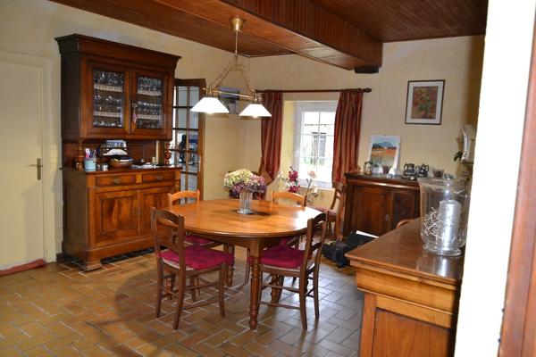 Plougasnou (29630) Plougasnou bourg, manoir du 15ème sur 5900 m2 de terrain avec dépendances.