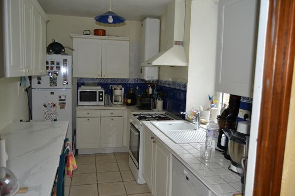 Plougasnou (29630) Plougasnou bourg, manoir du 15ème sur 5900 m2 de terrain avec dépendances.