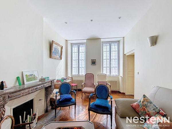 A Vendre Maison de Ville en Pierre, entièrement rénovée de 186 m² dans le centre historique de Condom