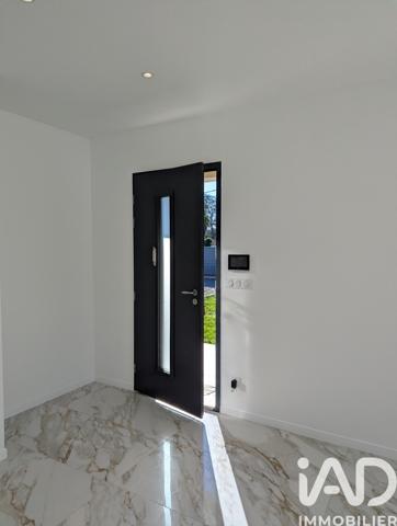 Maison à vendre 5 pièces 120 m² Saint-Seurin-sur-l'Isle