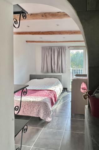 Puyvert (84160) Maison rénovée 3 chambres 2 salles de bain avec jardin