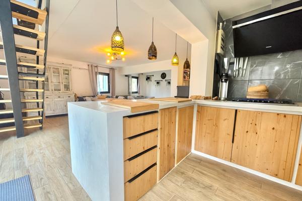 Puyvert (84160) Maison rénovée 3 chambres 2 salles de bain avec jardin