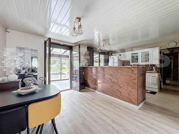 Coubron – Maison 148m2 habitable (180m2 au sol) – 5 Chambres – Véranda – Garage 