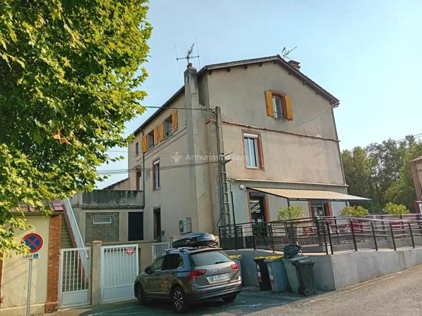 Vente                                                      Immeuble
                        
                     8 pièces                      155 m2                     à Blaye-les-Mines