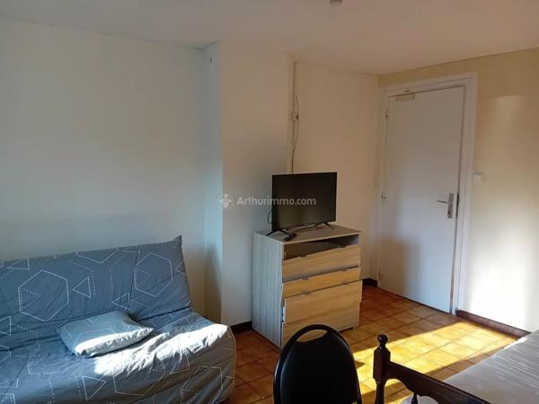 Vente                                                      Immeuble
                        
                     8 pièces                      155 m2                     à Blaye-les-Mines