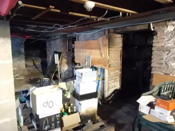 Vente                                                      Immeuble
                        
                     8 pièces                      155 m2                     à Blaye-les-Mines