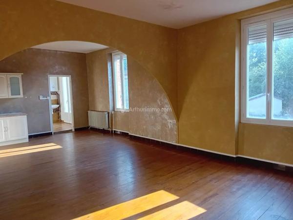 Vente                                                      Immeuble
                        
                     8 pièces                      155 m2                     à Blaye-les-Mines