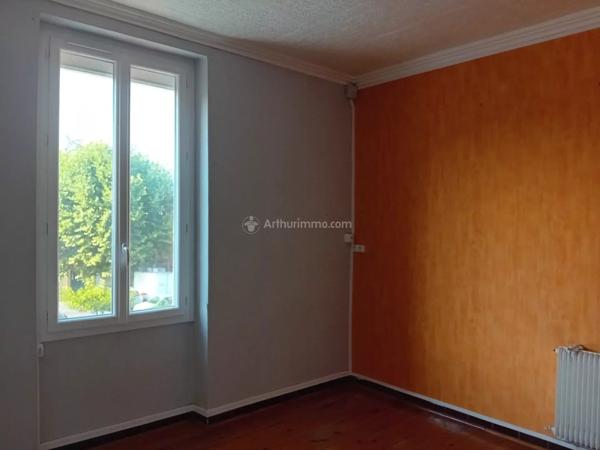 Vente                                                      Immeuble
                        
                     8 pièces                      155 m2                     à Blaye-les-Mines