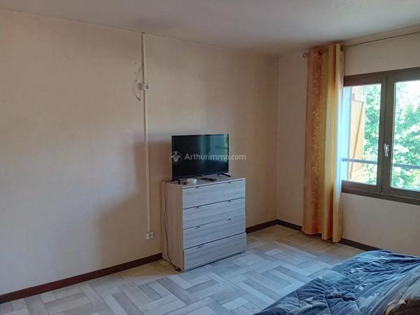 Vente                                                      Immeuble
                        
                     8 pièces                      155 m2                     à Blaye-les-Mines