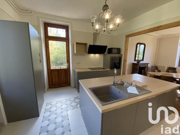 Demeure 8 pièces de 185 m² à Maussac (19250)