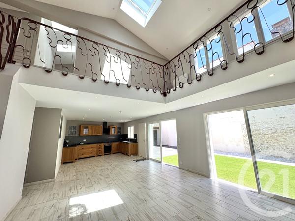 Maison à vendre  3 pièces - 135 m 2   LE GUA  - 17