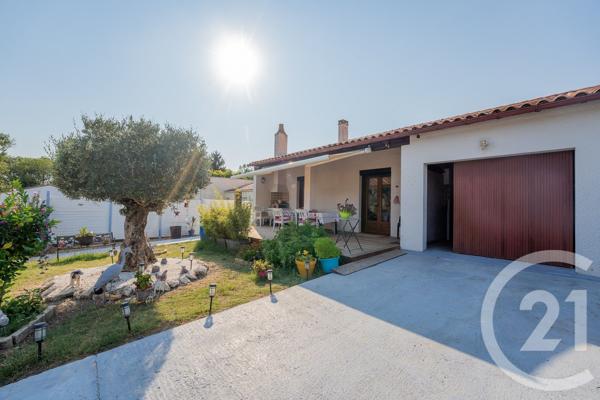 Maison à vendre  3 pièces - 135 m 2   LE GUA  - 17