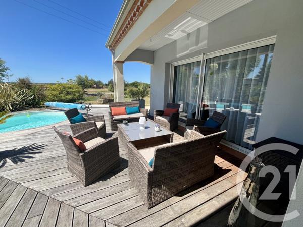 Maison à vendre  3 pièces - 135 m 2   LE GUA  - 17