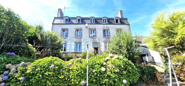 A vendre- Bretagne-Finistère-La Forêt Fouesnant-Immeuble- 6 appartements- Jardin- Potentiel patrimonial