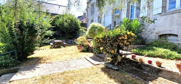 A vendre- Bretagne-Finistère-La Forêt Fouesnant-Immeuble- 6 appartements- Jardin- Potentiel patrimonial
