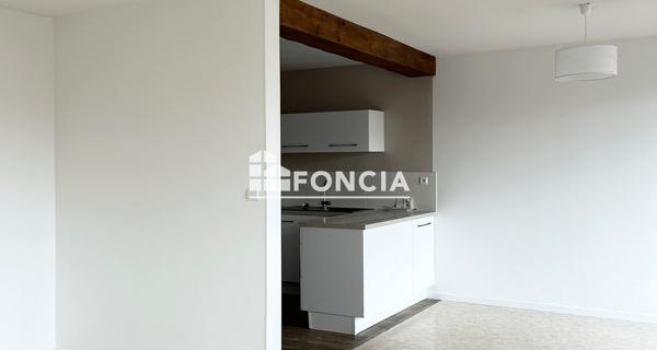 Location Appartement 4 pièces 74.53 m² - Cholet 49300