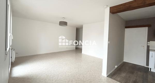 Location Appartement 4 pièces 74.53 m² - Cholet 49300