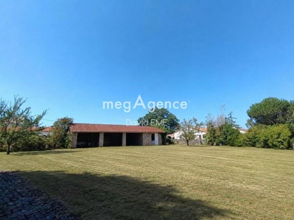 Terrain à AIZENAY, 85190 - 907m²