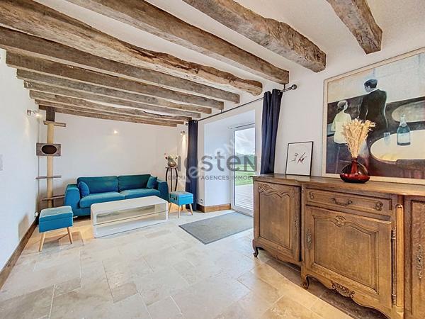 Propriété de charme avec practice de golf, gîtes et 7 hectares de nature à St Fort (Mayenne).