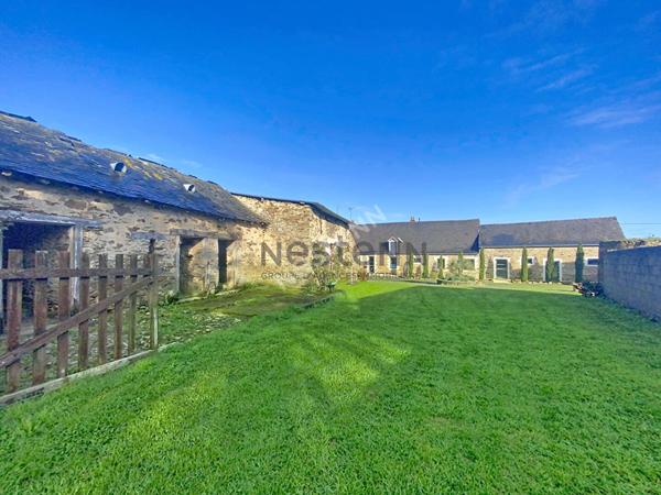 Propriété de charme avec practice de golf, gîtes et 7 hectares de nature à St Fort (Mayenne).
