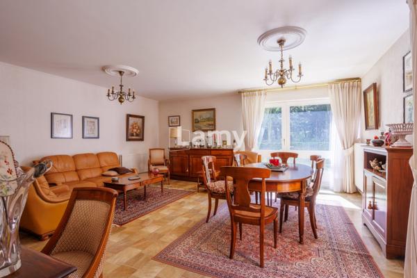 Appartement garage double en sous sol