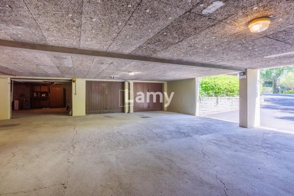 Appartement garage double en sous sol