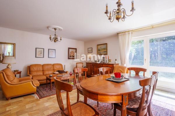 Appartement garage double en sous sol