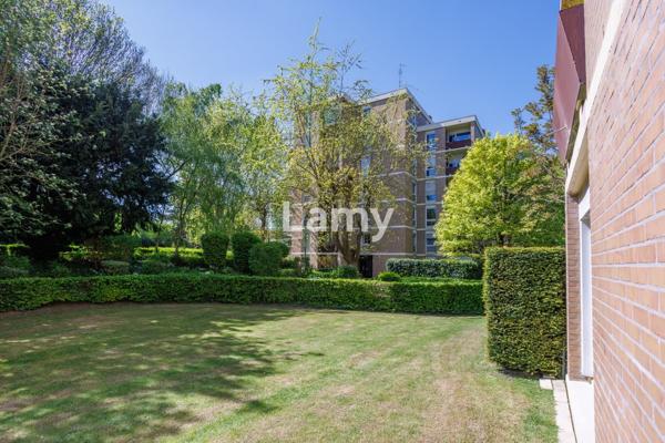 Appartement garage double en sous sol