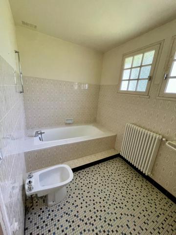 Petit havre de paix à Lauraët sur un parc arboré de 2700 m2 environ