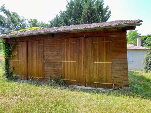 Petit havre de paix à Lauraët sur un parc arboré de 2700 m2 environ