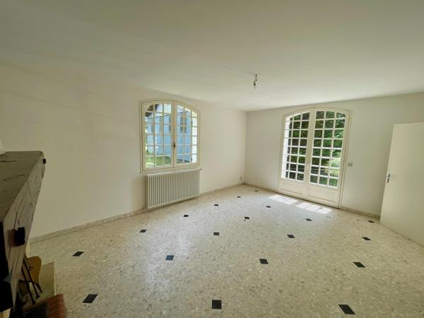 Petit havre de paix à Lauraët sur un parc arboré de 2700 m2 environ