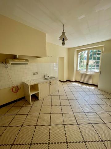 Petit havre de paix à Lauraët sur un parc arboré de 2700 m2 environ