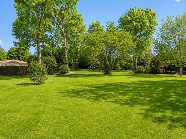 Terrain constructible à Mios de 1350 m²