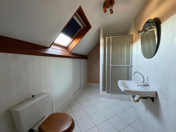 Maison traditionnelle 120 m2 avec 4 chambres sur terrain de 1600 m2 proche toutes commodités