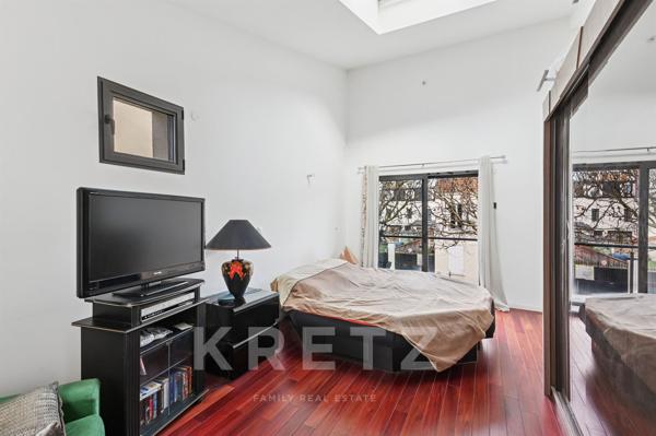 Maison contemporaine avec terrasses et patio