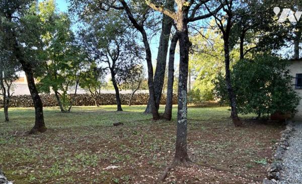 VILLA T3 AVEC GARAGE COMBLE AMENAGEABLE ABRI DE JARDIN SAINT-MAXIMIN