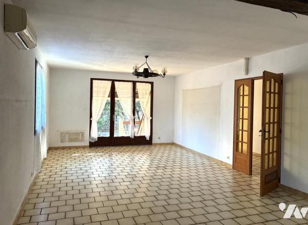 VILLA T3 AVEC GARAGE COMBLE AMENAGEABLE ABRI DE JARDIN SAINT-MAXIMIN
