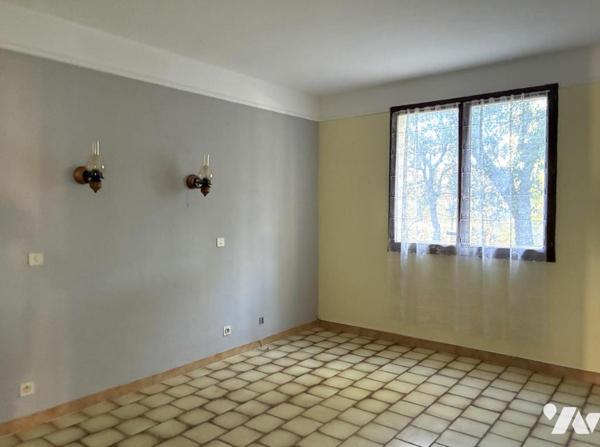 VILLA T3 AVEC GARAGE COMBLE AMENAGEABLE ABRI DE JARDIN SAINT-MAXIMIN