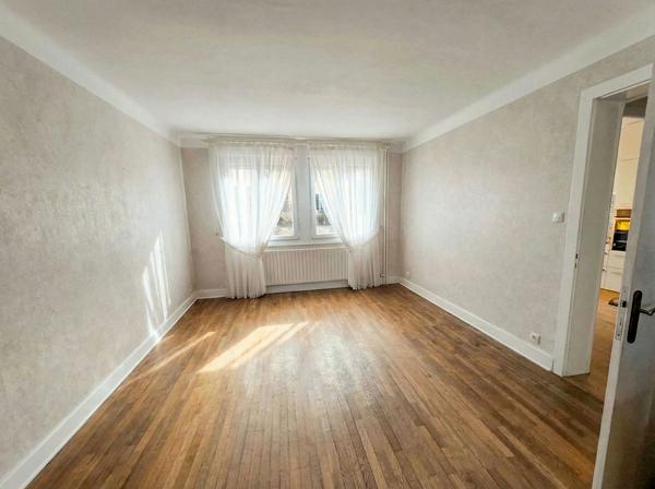 Maison individuelle T5 avec 3 chambres, jardin, parking et garage à Lunéville (54300)