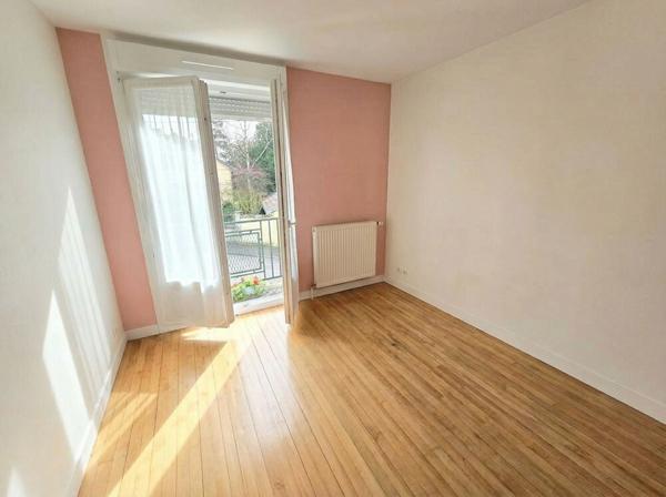 Maison individuelle T5 avec 3 chambres, jardin, parking et garage à Lunéville (54300)