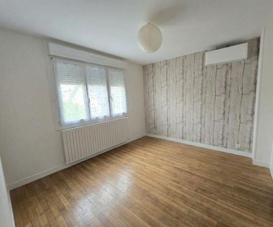 Maison individuelle T5 avec 3 chambres, jardin, parking et garage à Lunéville (54300)