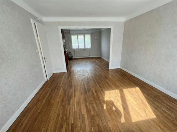 Maison individuelle T5 avec 3 chambres, jardin, parking et garage à Lunéville (54300)