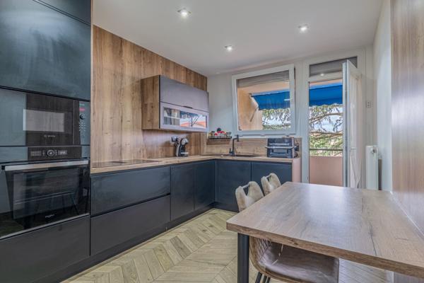 Vente Appartement de luxe Bron 6 Pièces 116 m²