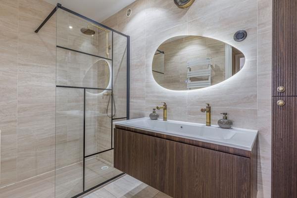 Vente Appartement de luxe Bron 6 Pièces 116 m²
