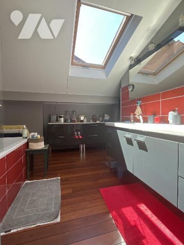 PONT-SAINT-MARTIN - Maison 